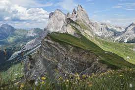 Atop seceda, the odle peaks look like a swiss army knife, eternally destined to slash the sky. Seceda Wanderung Von St Ulrich Durch Die Panascharte Auf Die Seceda