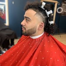 Garland Barber's Instagram, Twitter & Facebook