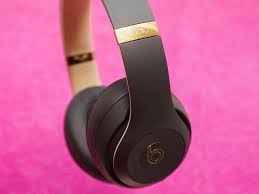 Apple Headphone Deals For 2020 Airpods Pro On Sale For 228 At Amazon In 2020 Apple Headphone Headphones Cool Things To Buy