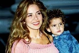 Ángel gabriel ya es todo un joven y tiene una linda novia. Cuantos Hijos Tiene Gloria Trevi