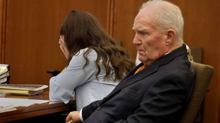 Lindsay Clancy trial today: After woman killed her 3 kids, first responders  tell a jury what they found - ABC7 Chicago