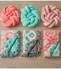 No Sew Blanket Edge Variations Braided Variation Looks Much Neater Fleece Sewing Projects Diy Summer Crafts Blanket Diy