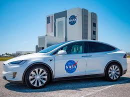Tesla plans to resume making over 100,000 model s and model x vehicles per year with the new version, basically bringing the flagship vehicle programs to life. A Tesla Model X Transported Spacex Astronauts To The Shuttle Manned Mission The Economic Times