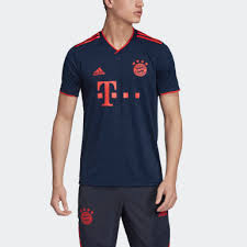 ¿fue el uniforme retro del bayern múnich, diseñado por pharrell williams, el culpable de su eliminación en la copa de alemania? Fc Bayern Munchen Azul Hombre Adidas Chile