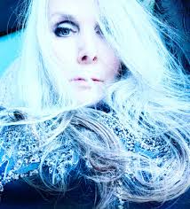 Lisa Cyr's Instagram, Twitter & Facebook