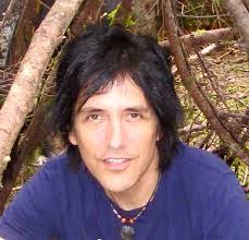 Kyle Vincent's Instagram, Twitter & Facebook