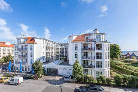 Im haus atlantik befinden sich boutiquen und eine bäckerei mit café! Meerfun De Atlantik