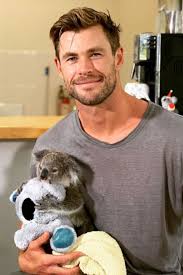 Chris hemsworth has celebrated his wife elsa pataky's 45th birthday with a series of sweet photos.the thor: Chris Hemsworth Starportrat News Bilder Gala De