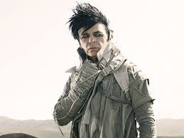 I first saw gary numan on totp in 1979 as a 7 year old boy performing are 'friends' electric? and have loved the music and the man ever since. Gary Numan Mein Song Klingt Wie Hurt Laut De Interview