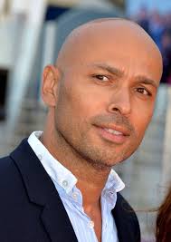 Il accède à la notoriété en formant, avec ramzy bedia, le duo comique éric et ramzy. Eric Judor Wikipedia