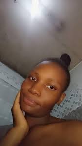 PESA KIDOGO COLLECTION' 1) Pesa kidogo na ushaanza kupaka lotion kwa  matako😀. 2) Pesa kidogo na ushaanza kuniambia eti kata nikupigie😎. 3)  Pesa kidogo👌 ushaanza kuangalia ingredients na expiry date kwa mkate🙄