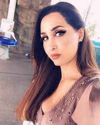 برنامج سناب شات snapchat هو برنامج الدردشة والمحادثة والمكالمات الدولية المجانية الاكثر شهرة حيث ان البرنامج متوفر لجميع انظمة الهاتف كالاندرويد والايفون وويندوز لتتمكن من تسجيل الدخول لبنرامج سناب شات عليك ادخال اسم حساب في سناب شات وكلمة المرور. ÙƒÙ… Ø¹Ù…Ø± Ù‡Ù†Ø¯ Ø§Ù„Ù‚Ø­Ø·Ø§Ù†ÙŠ ÙˆÙƒÙ… Ø¹Ø¯Ø¯ Ø£Ø¨Ù†Ø§Ø¡Ù‡Ø§ ÙˆÙ…Ø§ Ø­Ù‚ÙŠÙ‚Ø© Ø²ÙˆØ§Ø¬Ù‡Ø§ Ù…ÙˆÙ‚Ø¹ Ø²ÙŠØ§Ø¯Ø©