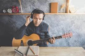 · in this article, we have summarized a guide of 8 best music theory books, covering useful information regarding learning music theory. Best Music Theory Book For Guitar In 2021 Guitar Top Review