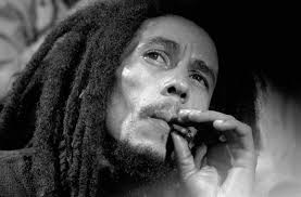 It was released in 1980 on their last album uprising and is included on bob marley & the wailers greatest hits album. Bob Marley Dies Ist Die Todesursache Der Reggae Legende
