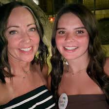 RADIO INFO FOR TONIGHTS GAME!! 🚨🚨 http://ftlgradio.com🚨🚨 #8 Stamford  Bulldogs vs #10 Deleon Bearcats! Pregame will start at 6:30. We will hear  from captain Sr. ￼Kinsey Bates of the cheerleading squad at