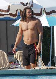 Then came the coronavirus and months of quarantine, which forced the aquaman star to spend all his waking hours. Jason Momoa Is Body Shamed On Instagram For Dad Bod And Not Having Abs