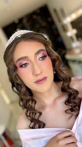 Hermosa quinceañera ✨✨ Las fotos no le hacen justicia al hermoso  maquillaje💖 Agenda tu cita 🤩