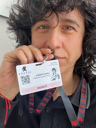 34 pel·lícules, 9 dies, 4 amistats noves i infinites converses sobre  cinema. Gràcies, @sitgesfestival , per la confiança i per mantenir viva la  màgia un any mes —i la foscor— del cinema de gènere. 🖤🎬