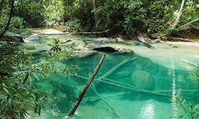 Batu caves ini menawarkan pemandangan indah. 11 Tempat Menarik Di Terengganu Ramai Tak Tahu