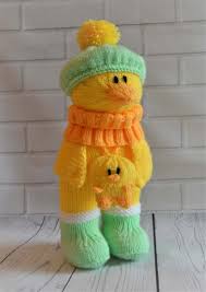 Newborn knitted booties free pattern. Duck In Boots Knitting Pattern Knitting By Post