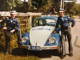 Samo nemoj po glavi druze plavi