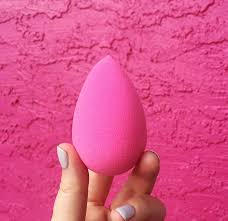 The Real Reason Your Beautyblender Leaks Pink Dye Beauty Blender Diy Beauty Blender Beauty Blender Storage