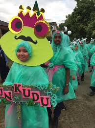 Puan norhashimah binti hashim selaku pengacara majlis untuk program permuafakatan 2018. Kejohanan Sukan 2018 Pusat Sumber Sk Tarcisian Convent Ipoh Facebook