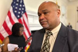 Davis vows to keep fundraising as treasurer