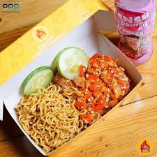 Nasi daun jeruk ala geprek bensu rekomended buat di coba. 10 Menu Geprek Bensu Paling Enak Yang Wajib Kamu Coba