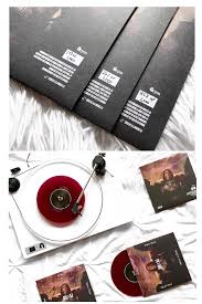 Der illustrator bekommt das buch, um bilder zum buch zu malen. Aly And Aj Ten Years Vinyl Aly Aj Ten Years Deluxe Vinyl Mockup Didiramone Punk
