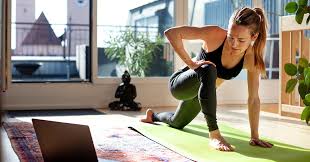 Existen un montón de canales donde ver videos de yoga para principiantes, yoga para adelgazar, ejercicios de yoga para aliviar el dolor. Los Mejores Videos De Ejercicios Que Puedes Hacer En Casa Para Darlo Todo Y Aliviar El Dolor Por El Home Office