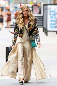 Born and raised in a small town in ohio, sarah jessica parker has undergone one of the most radical transformations in hollywood. Sarah Jessica Parker Wore Double Bag Trend On Satc