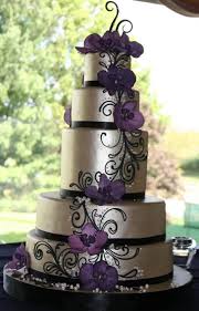 Purple black and silver wedding ideas. Pastis Blanc Negre I Lila Fondant Wedding Cakes Beautiful Cakes Purple And Silver Wedding