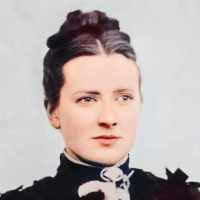 Fanny Cox's Instagram, Twitter & Facebook