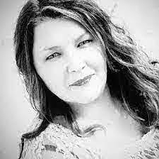 Marylou Quick's Instagram, Twitter & Facebook