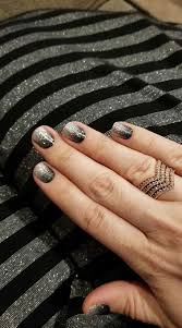 Black And Silver Ombre Nail Designs Gorgeous Ombre Manicure Sparkly Black Nails Sparkly Nails Silver Nails