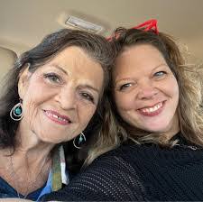 Lisa Klem's Instagram, Twitter & Facebook