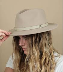 Lana Messer's Instagram, Twitter & Facebook