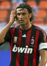 Von 1985 bis 2009 bestritt er für paolo maldini bei einem einsatz für ac milan im jahr 2009. Turchen 12 Paolo Maldini