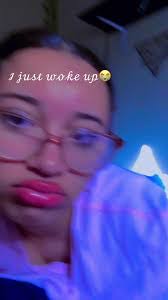 Melissa Crabbe's Instagram, Twitter & Facebook