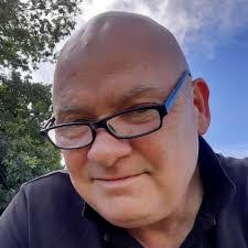 Derek Mullen's Instagram, Twitter & Facebook