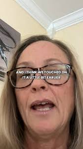 ❌ Everyone says 'never buy before you sell'… but here's the truth 👇 I  helped a family moving from West Palm to Central FL who were terrified of  carrying 2 mortgages. Instead