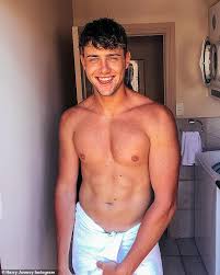 Too Hot to Handle's Harry Jowsey reveals he is on a 'sex ban' | Daily Mail  Online