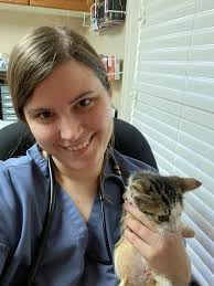 We are so excited to announce our newest veterinarian to the Lake Hickory  Veterinary Hospital Family- Dr. Madelyn Moore. Please help us by welcoming  her to the family. Hi! I'm Dr. Moore.