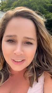 3 M views and counting for the perfect chocolate chip cookies!! This will  get your weekend started the right way friends! To learn how to bake like a  pro sign up for