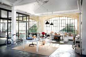 Set Design The Intern Warehouse Office Loft Office The Intern Movie