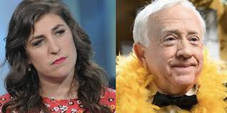 Guest judge devicemaster Leslie Jordan in