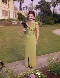 A young betty white, circa 1940. Betty White Pictures 12 Never Before Seen Photos Of Young Betty White