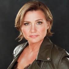 Lindsay Coe's Instagram, Twitter & Facebook