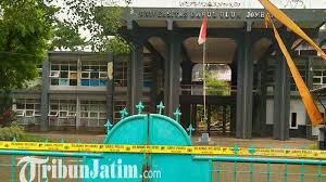 We did not find results for: Penyegelan Kampus Undar Jombang Oleh Mahasiswa Dipidanakan Polisi Pasang Police Line Tribun Jatim
